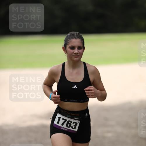 30.08.2026 - Elbe Triathlon Hamburg Antke Förster http://msf.ph/oto/10107486 30.08.2026 12:48:31 Laufen 1763 meine-sportfotos.de