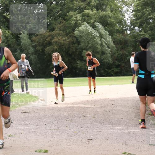 30.08.2026 - Elbe Triathlon Hamburg Antke Förster http://msf.ph/oto/10107487 30.08.2026 12:54:28 Laufen 848, 1858 meine-sportfotos.de