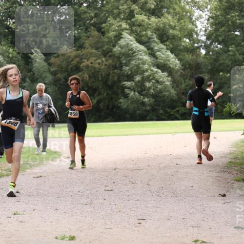 30.08.2026 - Elbe Triathlon Hamburg Antke Förster http://msf.ph/oto/10107491 30.08.2026 12:54:31 Laufen 1848, 1858 meine-sportfotos.de