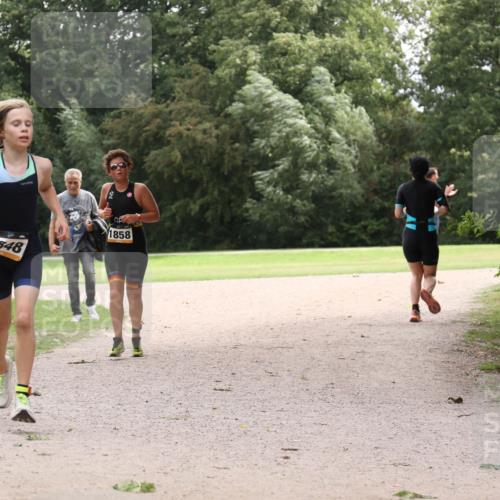 30.08.2026 - Elbe Triathlon Hamburg Antke Förster http://msf.ph/oto/10107493 30.08.2026 12:54:32 Laufen 147, 1848, 1858 meine-sportfotos.de