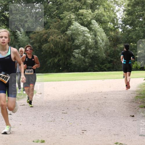 30.08.2026 - Elbe Triathlon Hamburg Antke Förster http://msf.ph/oto/10107495 30.08.2026 12:54:32 Laufen 1848, 1858 meine-sportfotos.de