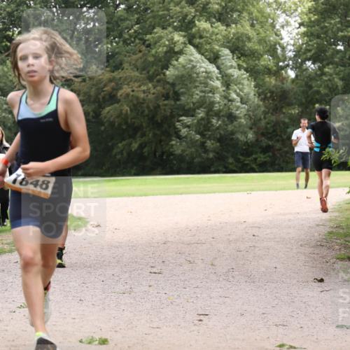 30.08.2026 - Elbe Triathlon Hamburg Antke Förster http://msf.ph/oto/10107497 30.08.2026 12:54:33 Laufen 1648 meine-sportfotos.de