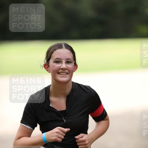 30.08.2026 - Elbe Triathlon Hamburg Antke Förster http://msf.ph/oto/10107500 30.08.2026 12:48:57 Laufen 17 meine-sportfotos.de