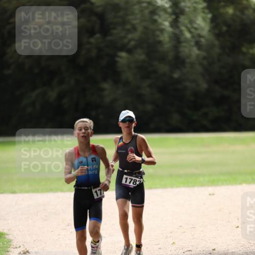 30.08.2026 - Elbe Triathlon Hamburg Antke Förster http://msf.ph/oto/10107506 30.08.2026 12:49:07 Laufen 17, 1783 meine-sportfotos.de