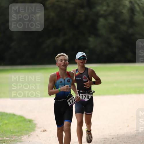 30.08.2026 - Elbe Triathlon Hamburg Antke Förster http://msf.ph/oto/10107508 30.08.2026 12:49:08 Laufen 177, 1783 meine-sportfotos.de