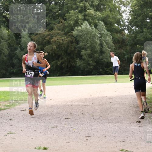30.08.2026 - Elbe Triathlon Hamburg Antke Förster http://msf.ph/oto/10107511 30.08.2026 12:54:41 Laufen 1821, 9 meine-sportfotos.de
