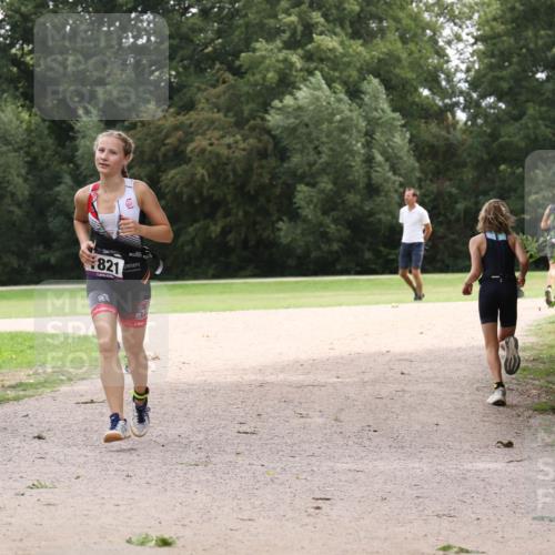 30.08.2026 - Elbe Triathlon Hamburg Antke Förster http://msf.ph/oto/10107513 30.08.2026 12:54:42 Laufen 821 meine-sportfotos.de