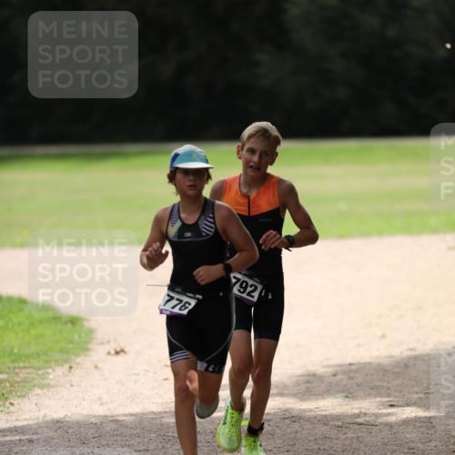 30.08.2026 - Elbe Triathlon Hamburg Antke Förster http://msf.ph/oto/10107522 30.08.2026 12:49:45 Laufen 776, 792 meine-sportfotos.de