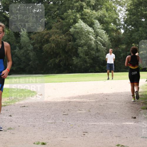 30.08.2026 - Elbe Triathlon Hamburg Antke Förster http://msf.ph/oto/10107523 30.08.2026 12:54:46 Laufen 1849 meine-sportfotos.de