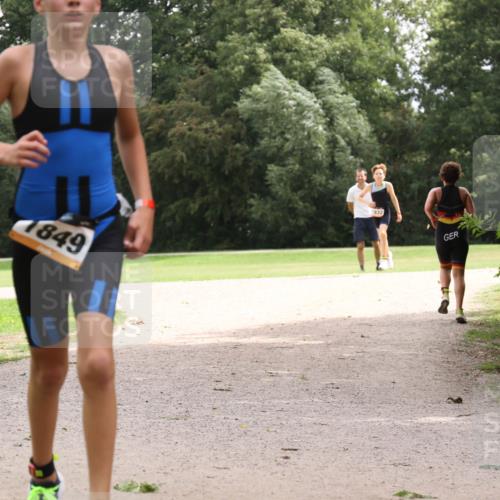 30.08.2026 - Elbe Triathlon Hamburg Antke Förster http://msf.ph/oto/10107527 30.08.2026 12:54:47 Laufen 1849 meine-sportfotos.de