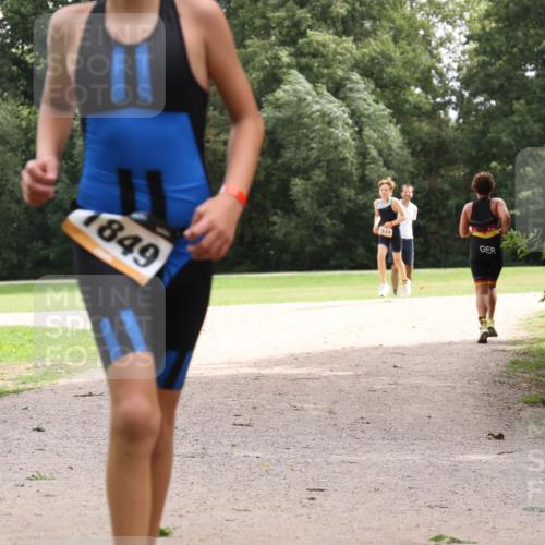 30.08.2026 - Elbe Triathlon Hamburg Antke Förster http://msf.ph/oto/10107529 30.08.2026 12:54:47 Laufen 1849 meine-sportfotos.de