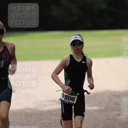 30.08.2026 - Elbe Triathlon Hamburg Antke Förster http://msf.ph/oto/10107538 30.08.2026 12:49:52 Laufen 1806, 23850, 23 meine-sportfotos.de