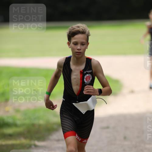 30.08.2026 - Elbe Triathlon Hamburg Antke Förster http://msf.ph/oto/10107550 30.08.2026 12:50:12 Laufen 1910 meine-sportfotos.de