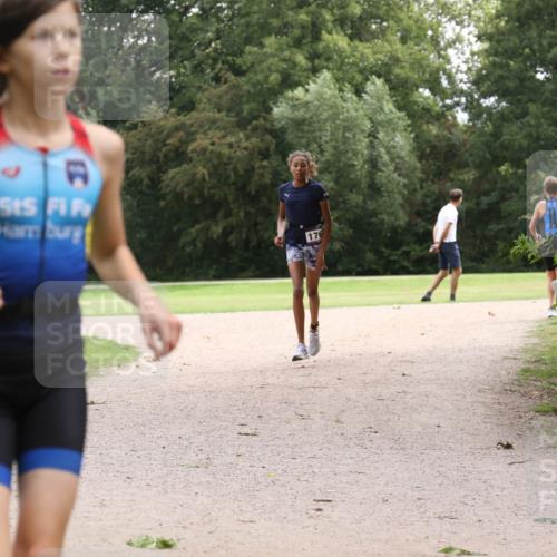 30.08.2026 - Elbe Triathlon Hamburg Antke Förster http://msf.ph/oto/10107551 30.08.2026 12:54:58 Laufen 9, 176 meine-sportfotos.de