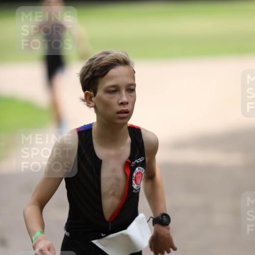 30.08.2026 - Elbe Triathlon Hamburg Antke Förster http://msf.ph/oto/10107554 30.08.2026 12:50:13 Laufen  meine-sportfotos.de