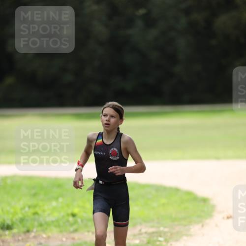 30.08.2026 - Elbe Triathlon Hamburg Antke Förster http://msf.ph/oto/10107556 30.08.2026 12:50:14 Laufen  meine-sportfotos.de