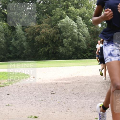 30.08.2026 - Elbe Triathlon Hamburg Antke Förster http://msf.ph/oto/10107561 30.08.2026 12:55:03 Laufen 176, 1853 meine-sportfotos.de