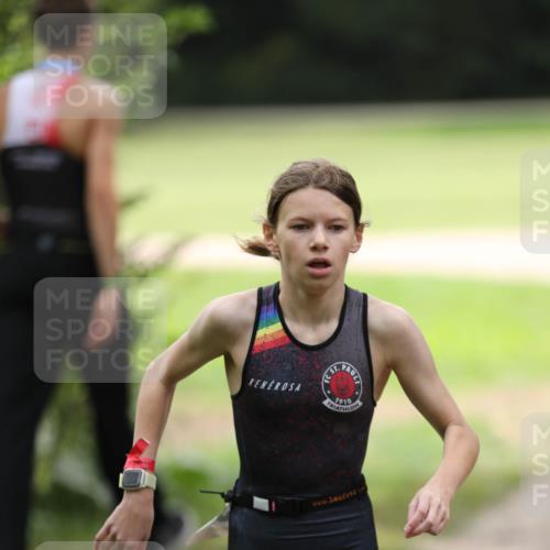 30.08.2026 - Elbe Triathlon Hamburg Antke Förster http://msf.ph/oto/10107562 30.08.2026 12:50:16 Laufen 1910 meine-sportfotos.de