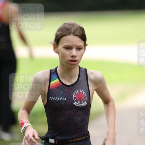 30.08.2026 - Elbe Triathlon Hamburg Antke Förster http://msf.ph/oto/10107564 30.08.2026 12:50:17 Laufen 1910 meine-sportfotos.de
