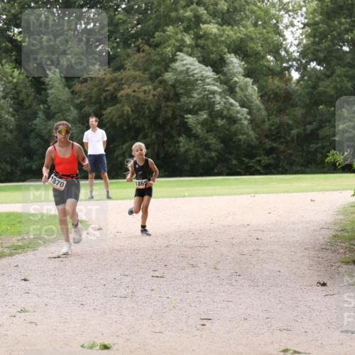 30.08.2026 - Elbe Triathlon Hamburg Antke Förster http://msf.ph/oto/10107569 30.08.2026 12:55:32 Laufen 1870, 1865 meine-sportfotos.de