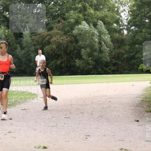 30.08.2026 - Elbe Triathlon Hamburg Antke Förster http://msf.ph/oto/10107573 30.08.2026 12:55:33 Laufen 1870, 1865 meine-sportfotos.de