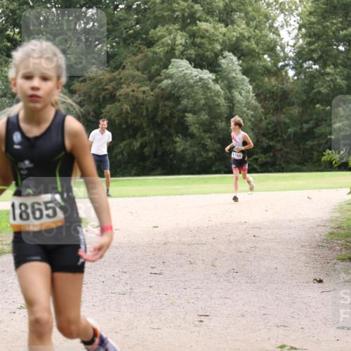 30.08.2026 - Elbe Triathlon Hamburg Antke Förster http://msf.ph/oto/10107583 30.08.2026 12:55:37 Laufen 14, 1, 1865, 1786 meine-sportfotos.de