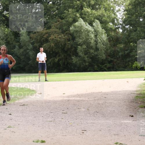 30.08.2026 - Elbe Triathlon Hamburg Antke Förster http://msf.ph/oto/10107591 30.08.2026 12:56:03 Laufen  meine-sportfotos.de