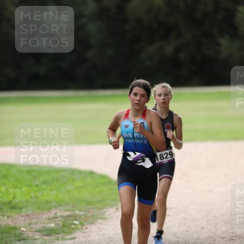 30.08.2026 - Elbe Triathlon Hamburg Antke Förster http://msf.ph/oto/10107594 30.08.2026 12:50:48 Laufen 1829 meine-sportfotos.de