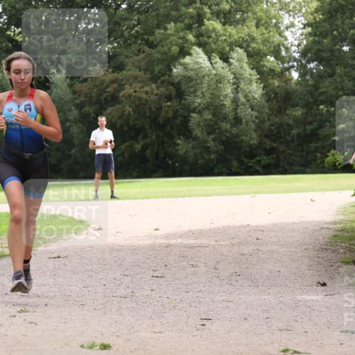 30.08.2026 - Elbe Triathlon Hamburg Antke Förster http://msf.ph/oto/10107595 30.08.2026 12:56:04 Laufen  meine-sportfotos.de