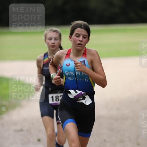 30.08.2026 - Elbe Triathlon Hamburg Antke Förster http://msf.ph/oto/10107600 30.08.2026 12:50:49 Laufen 182 meine-sportfotos.de