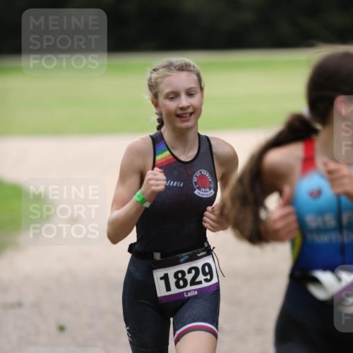 30.08.2026 - Elbe Triathlon Hamburg Antke Förster http://msf.ph/oto/10107602 30.08.2026 12:50:50 Laufen 1910, 1829 meine-sportfotos.de