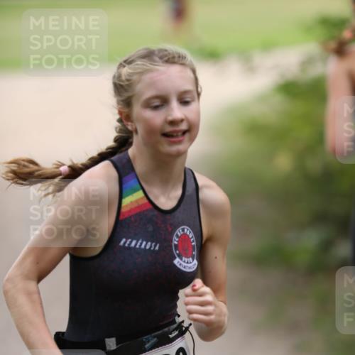 30.08.2026 - Elbe Triathlon Hamburg Antke Förster http://msf.ph/oto/10107606 30.08.2026 12:50:51 Laufen 1910, 1829 meine-sportfotos.de