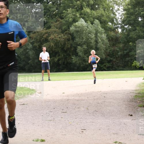 30.08.2026 - Elbe Triathlon Hamburg Antke Förster http://msf.ph/oto/10107611 30.08.2026 12:56:26 Laufen 1567 meine-sportfotos.de