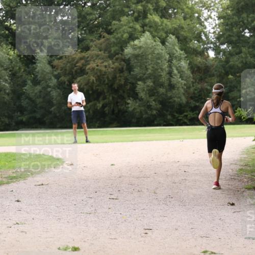 30.08.2026 - Elbe Triathlon Hamburg Antke Förster http://msf.ph/oto/10107621 30.08.2026 12:56:33 Laufen  meine-sportfotos.de