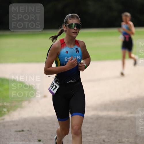 30.08.2026 - Elbe Triathlon Hamburg Antke Förster http://msf.ph/oto/10107626 30.08.2026 12:51:14 Laufen 07 meine-sportfotos.de