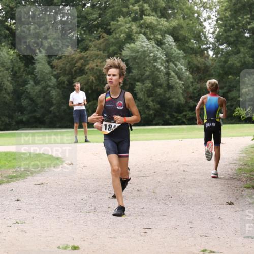 30.08.2026 - Elbe Triathlon Hamburg Antke Förster http://msf.ph/oto/10107629 30.08.2026 12:56:43 Laufen 184 meine-sportfotos.de