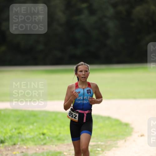 30.08.2026 - Elbe Triathlon Hamburg Antke Förster http://msf.ph/oto/10107634 30.08.2026 12:51:19 Laufen 852 meine-sportfotos.de