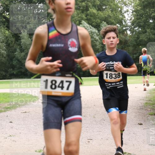 30.08.2026 - Elbe Triathlon Hamburg Antke Förster http://msf.ph/oto/10107637 30.08.2026 12:56:46 Laufen 1847, 1838 meine-sportfotos.de