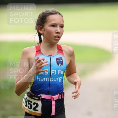 30.08.2026 - Elbe Triathlon Hamburg Antke Förster http://msf.ph/oto/10107642 30.08.2026 12:51:21 Laufen 852 meine-sportfotos.de