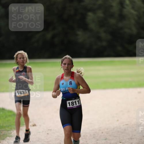 30.08.2026 - Elbe Triathlon Hamburg Antke Förster http://msf.ph/oto/10107650 30.08.2026 12:51:36 Laufen 1833, 1811 meine-sportfotos.de