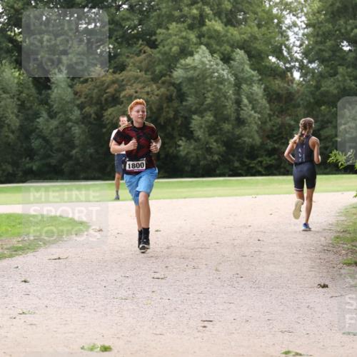 30.08.2026 - Elbe Triathlon Hamburg Antke Förster http://msf.ph/oto/10107659 30.08.2026 12:57:16 Laufen 1800 meine-sportfotos.de