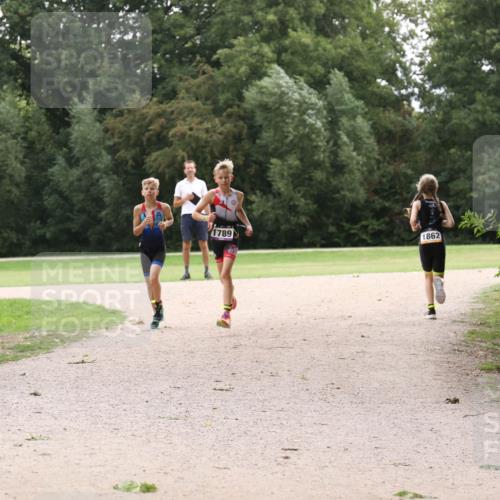 30.08.2026 - Elbe Triathlon Hamburg Antke Förster http://msf.ph/oto/10107685 30.08.2026 12:57:53 Laufen 1789, 1862 meine-sportfotos.de
