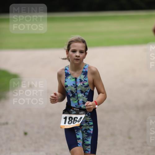 30.08.2026 - Elbe Triathlon Hamburg Antke Förster http://msf.ph/oto/10107688 30.08.2026 12:51:59 Laufen 1864 meine-sportfotos.de