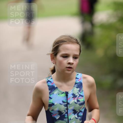 30.08.2026 - Elbe Triathlon Hamburg Antke Förster http://msf.ph/oto/10107694 30.08.2026 12:52:00 Laufen 1864 meine-sportfotos.de