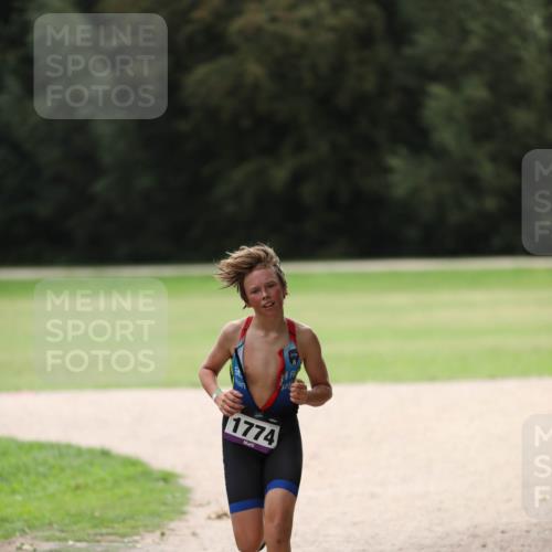 30.08.2026 - Elbe Triathlon Hamburg Antke Förster http://msf.ph/oto/10107708 30.08.2026 12:52:26 Laufen 2, 1774 meine-sportfotos.de
