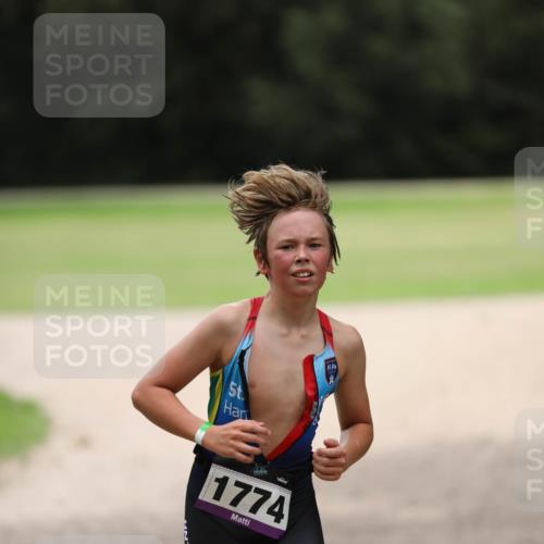 30.08.2026 - Elbe Triathlon Hamburg Antke Förster http://msf.ph/oto/10107714 30.08.2026 12:52:28 Laufen 1774 meine-sportfotos.de