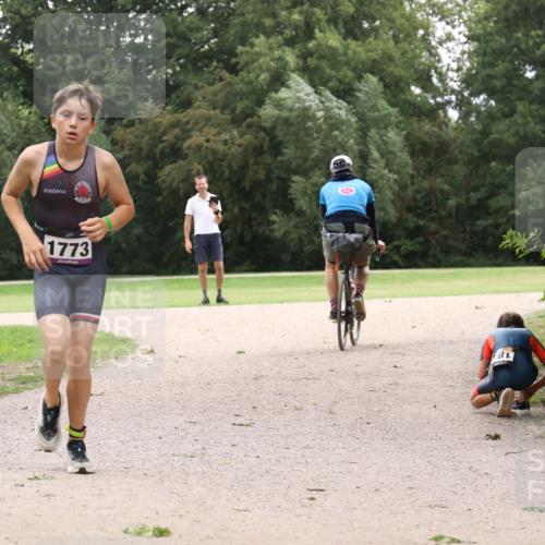 30.08.2026 - Elbe Triathlon Hamburg Antke Förster http://msf.ph/oto/10107715 30.08.2026 12:58:31 Laufen 1773 meine-sportfotos.de