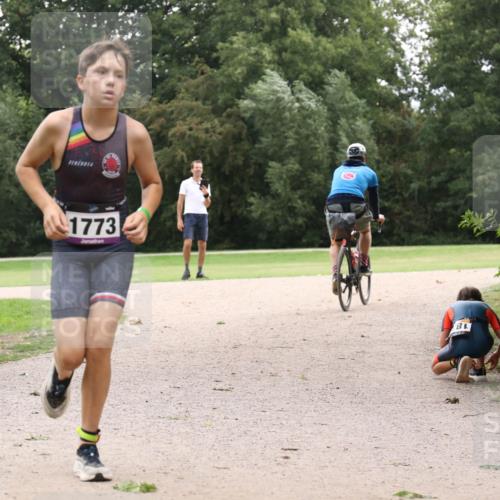 30.08.2026 - Elbe Triathlon Hamburg Antke Förster http://msf.ph/oto/10107717 30.08.2026 12:58:32 Laufen 1773 meine-sportfotos.de