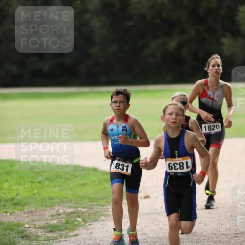 30.08.2026 - Elbe Triathlon Hamburg Antke Förster http://msf.ph/oto/10107728 30.08.2026 12:52:38 Laufen 831, 6881, 1820 meine-sportfotos.de