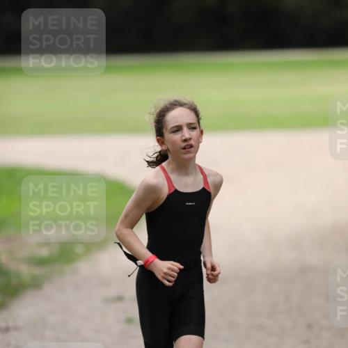 30.08.2026 - Elbe Triathlon Hamburg Antke Förster http://msf.ph/oto/10107776 30.08.2026 12:53:01 Laufen  meine-sportfotos.de